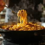 Pasta liscia o rigata? Gennaro Esposito: «Meglio la prima, incompresa in Italia: ecco perché»